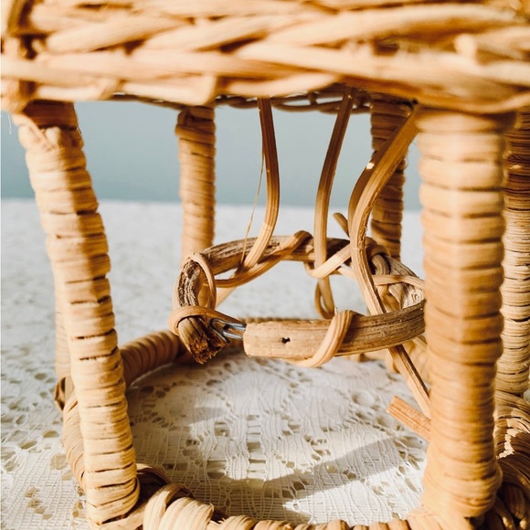 Vintage mini wicker peacock chair - Picture 2 of 2